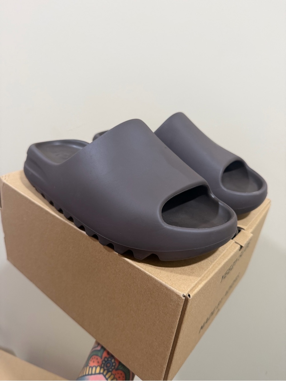 Yeezy Slides ‘Soot’